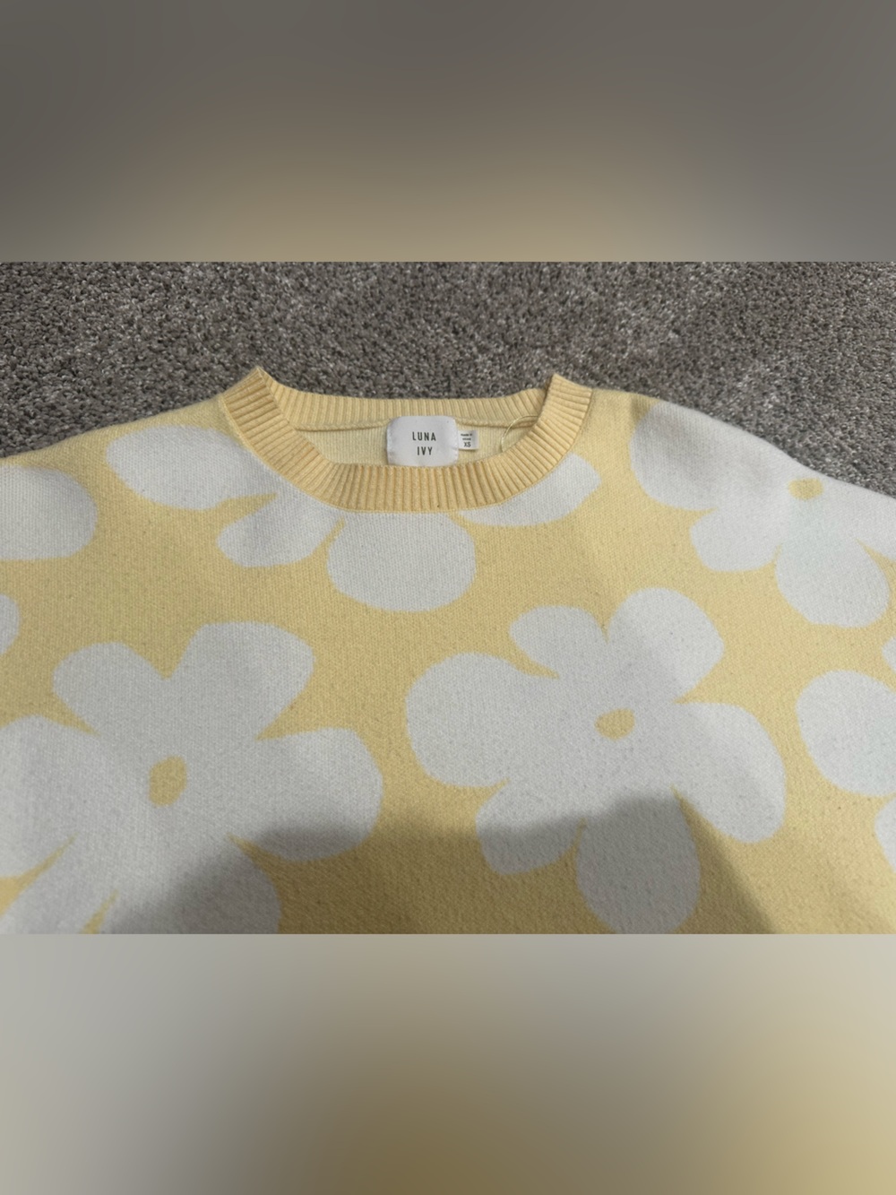 Luna Ivy Daisy Knit Pullover - Yellow & White